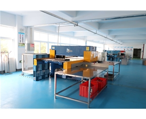 吸塑(sù)包裝生産車(chē)間