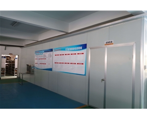 吸塑(sù)包裝生産車(chē)間